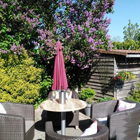 De Wilde Kriek - Before De Karsteboom Hotel